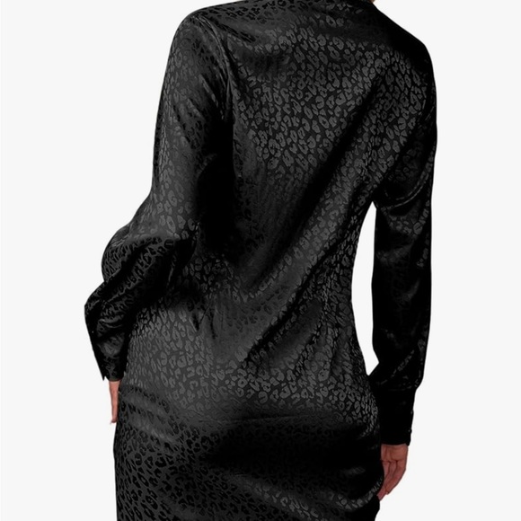 Leopard GOLD mini dress with deep v-neck and tie waist, size large - Picture 2 of 2